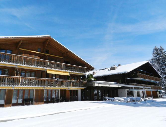 Hotel Alpine Lodge Gstaad Exterior photo