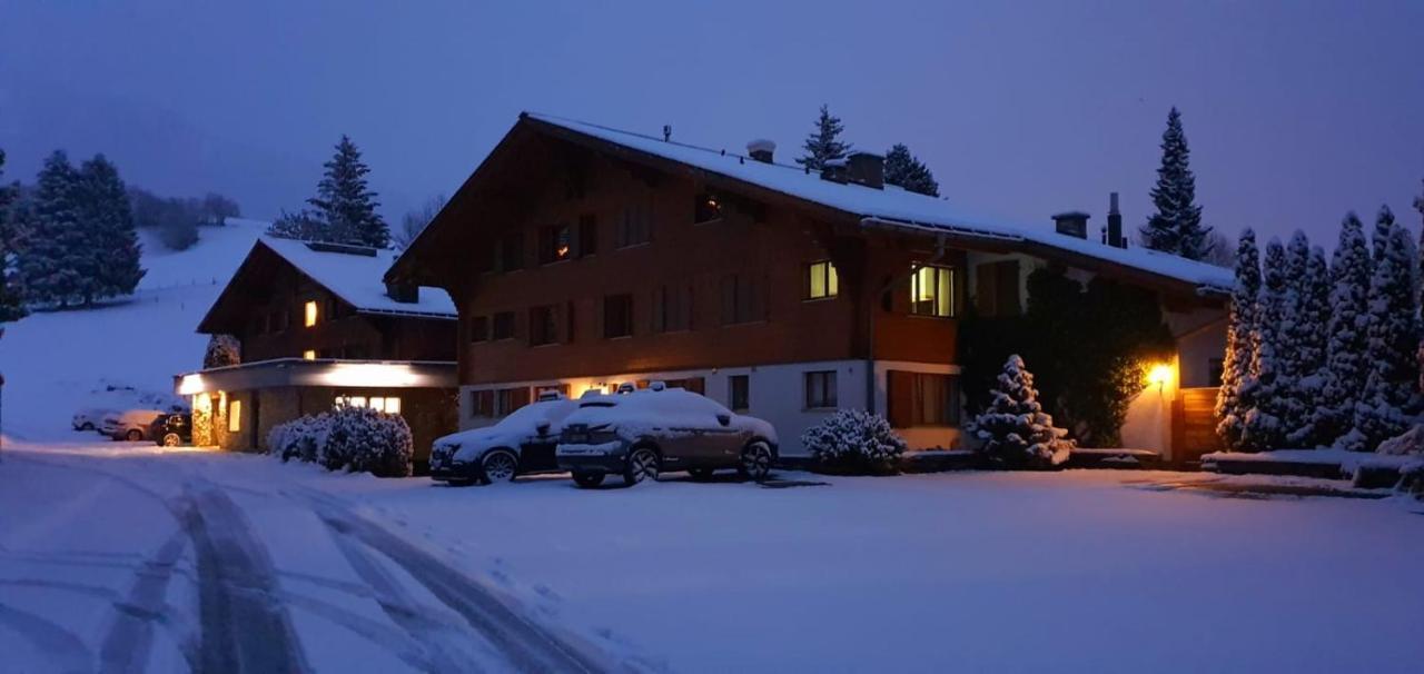 Hotel Alpine Lodge Gstaad Exterior photo